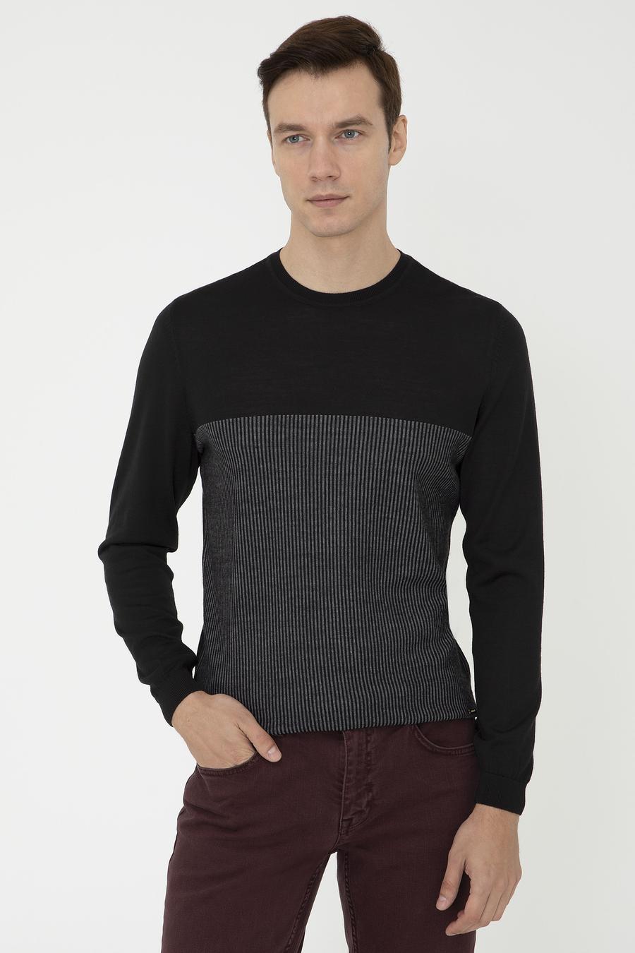 Siyah Slim Fit Bisiklet Yaka Triko Kazak - 50239443003