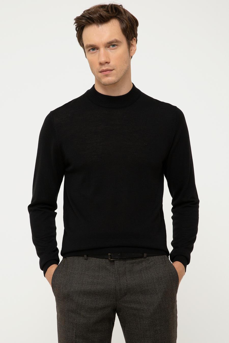 Siyah Slim Fit Çeyrek Balıkçı Yaka Basic Triko Kazak - 50211332015