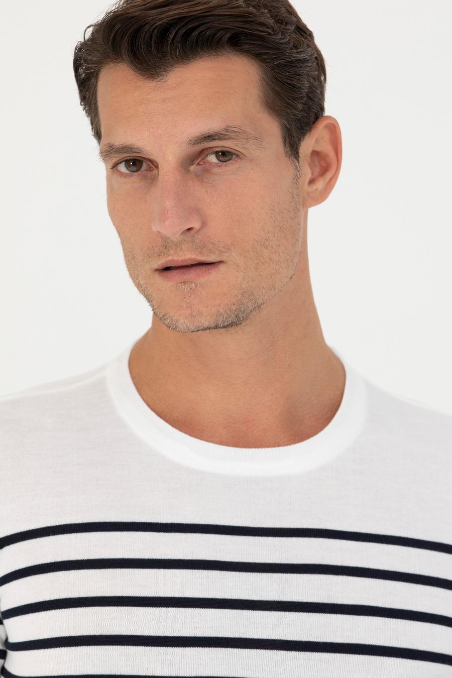 Beyaz Slim Fit Bisiklet Yaka Triko T-Shirt - 50265915010