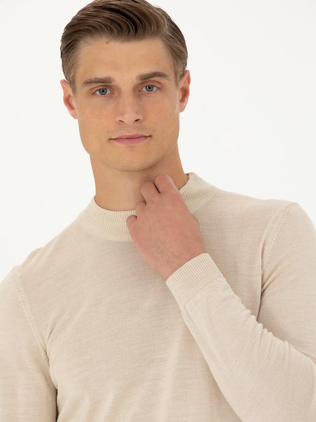 Bej Slim Fit Çeyrek Balıkçı Yaka Triko Kazak