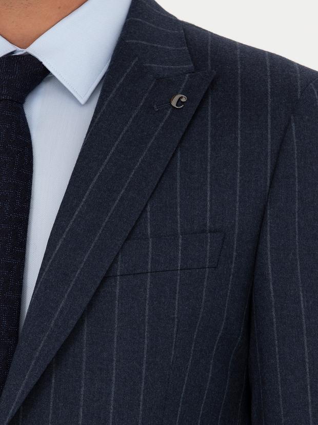 Lacivert Slim Fit Yün Karışımlı Kırlangıç Yaka Çizgili Takım Elbise
