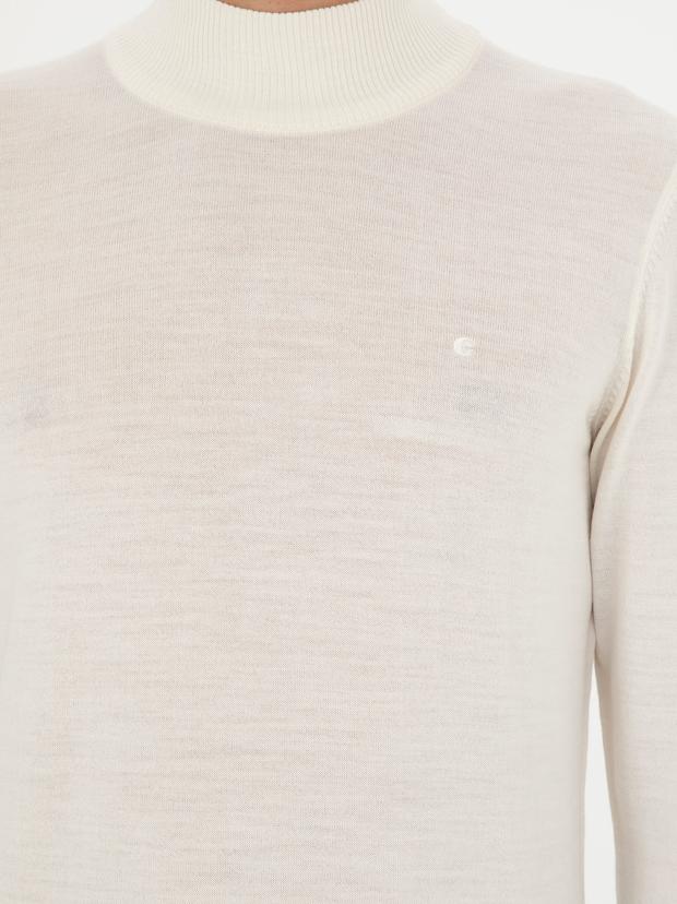 Beyaz Slim Fit Yün Karışımlı Yarım Balıkçı Yaka Basic Triko Kazak