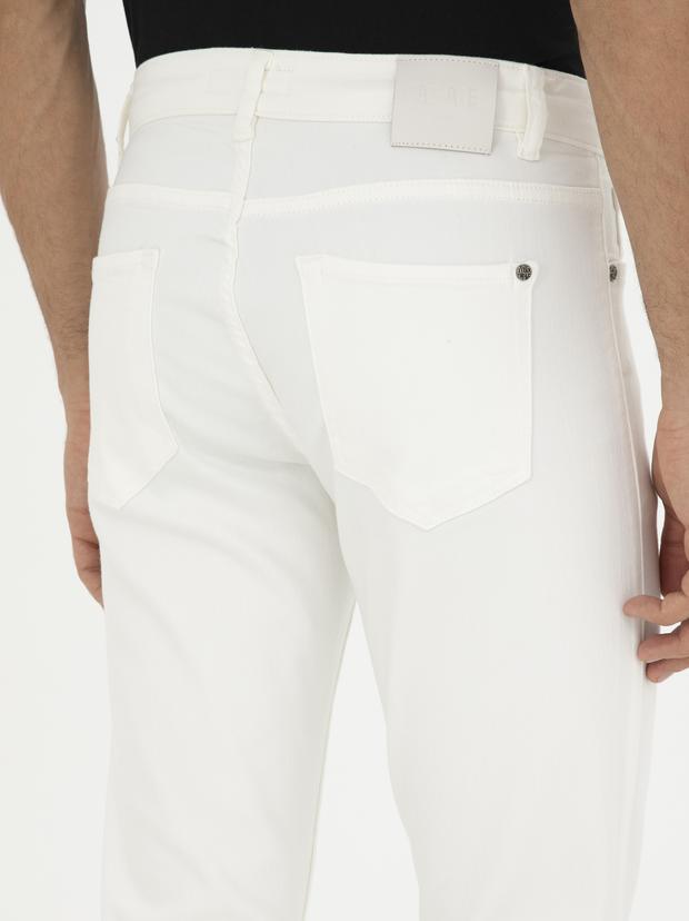 Beyaz Slim Fit Pamuk Karışımlı Jean Pantolon