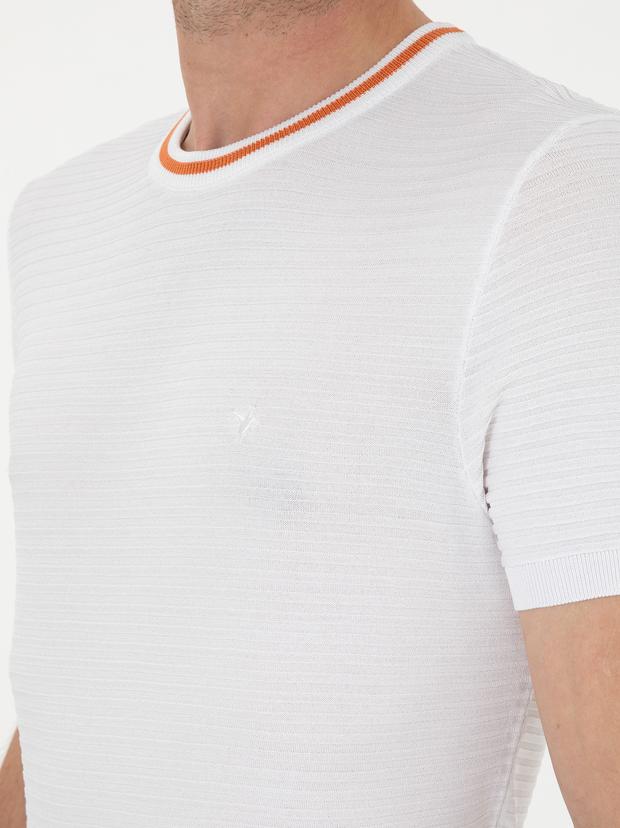 Beyaz Slim Fit Bisiklet Yaka Triko T-Shirt