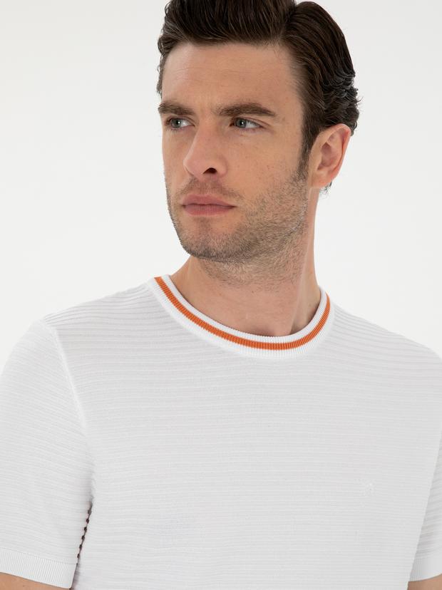 Beyaz Slim Fit Bisiklet Yaka Triko T-Shirt