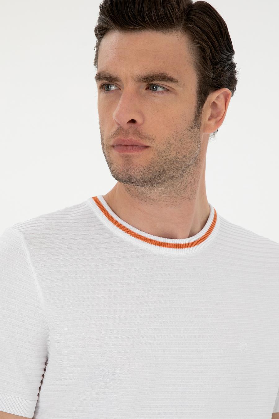 Beyaz Slim Fit Bisiklet Yaka Triko T-Shirt - 50285359014