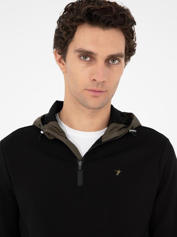Siyah Regular Fit Pamuk Karışımlı Yarım Fermuarlı Kapüşonlu Sweatshirt