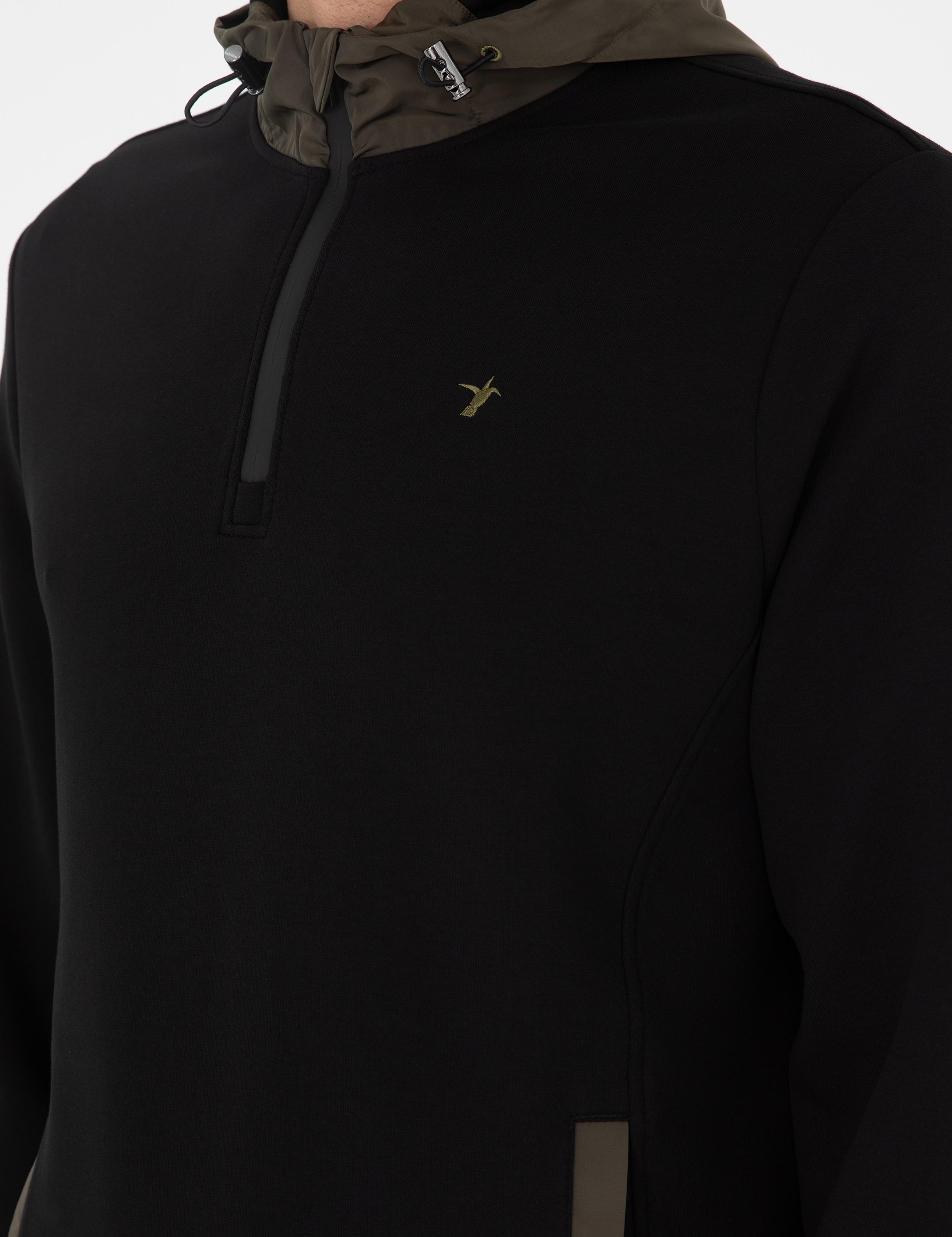 Siyah Regular Fit Pamuk Karışımlı Yarım Fermuarlı Kapüşonlu Sweatshirt - 50292530003