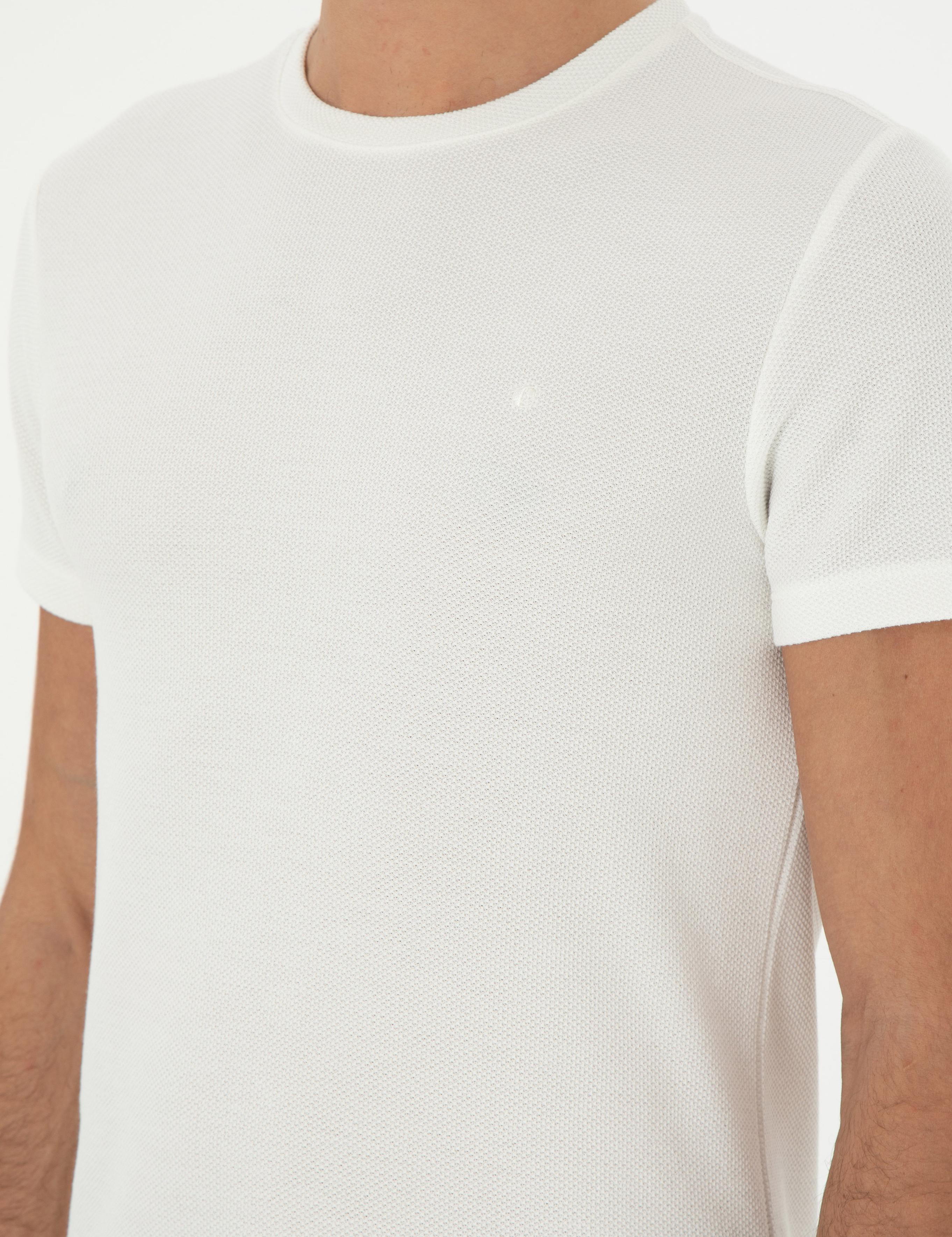 Beyaz Slim Fit Bisiklet Yaka Dokulu T-shirt - 50305097004