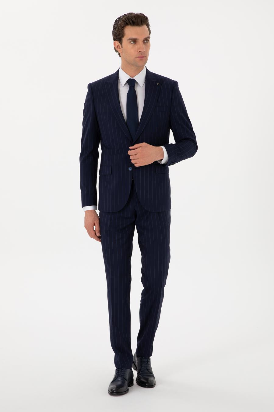 Koyu Lacivert Slim Fit Çizgili Kırlangıç Yaka Yün Takım Elbise - 50300516020