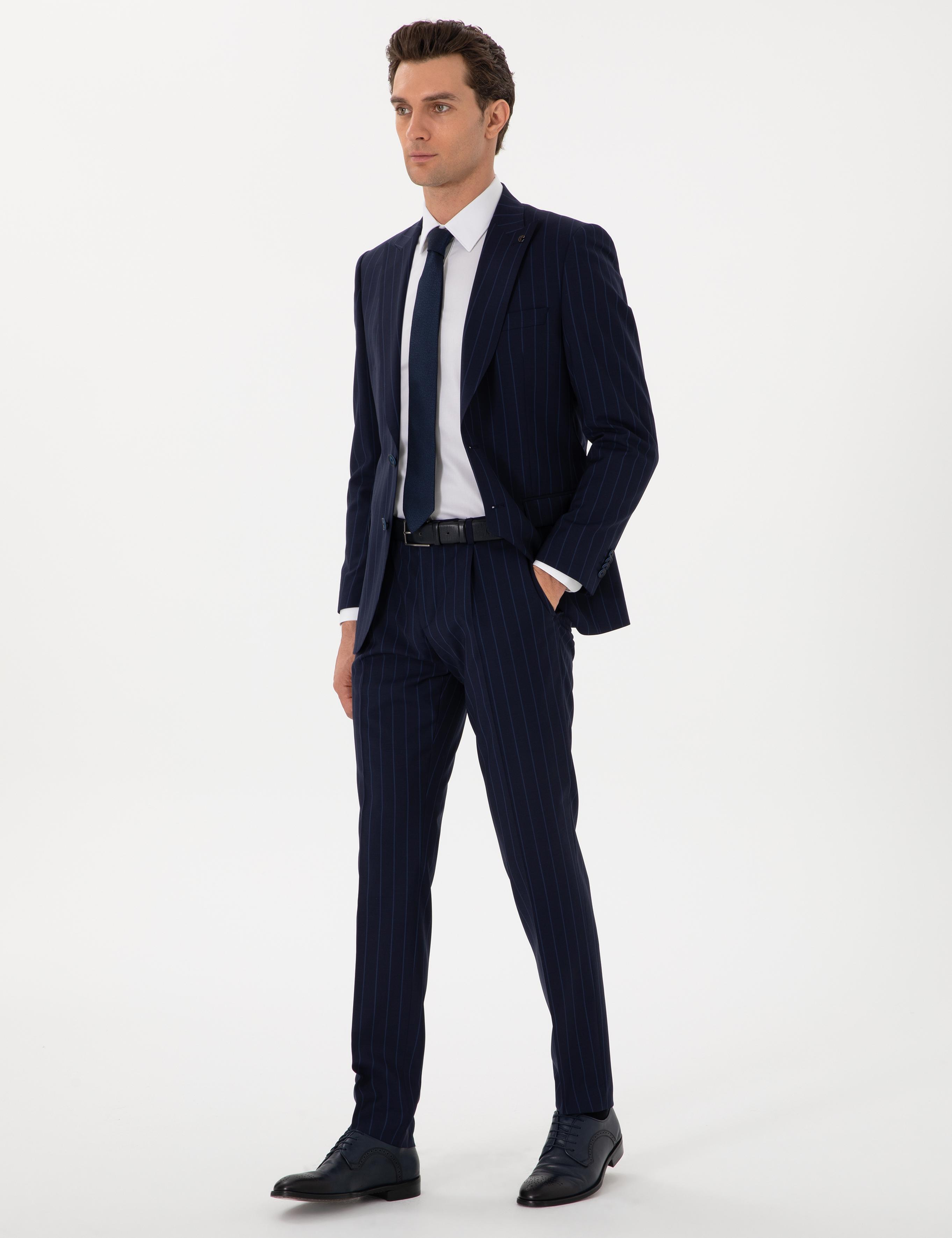Koyu Lacivert Slim Fit Çizgili Kırlangıç Yaka Yün Takım Elbise - 50300516020
