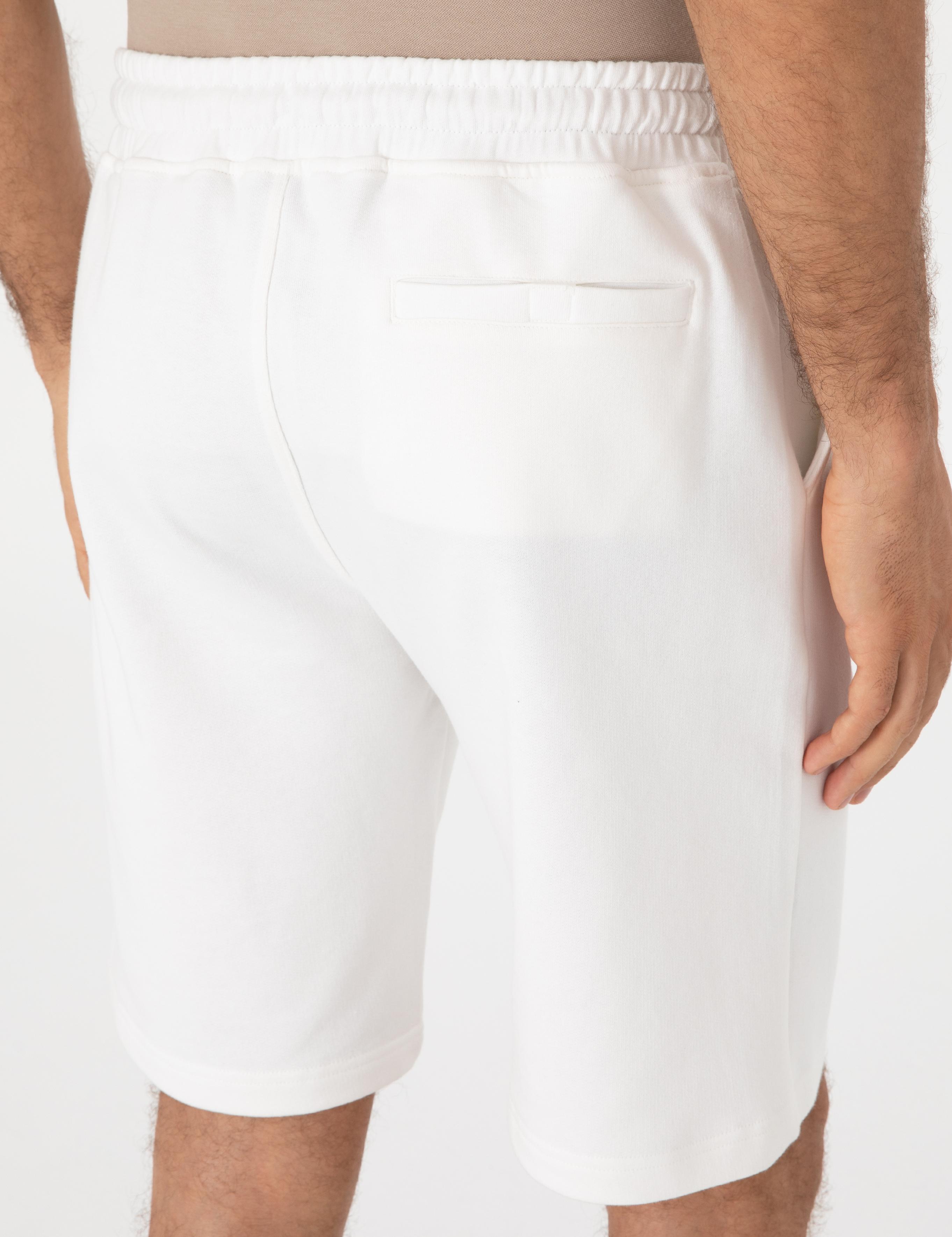 Beyaz Comfort Fit Pamuklu Şort - 50302450017