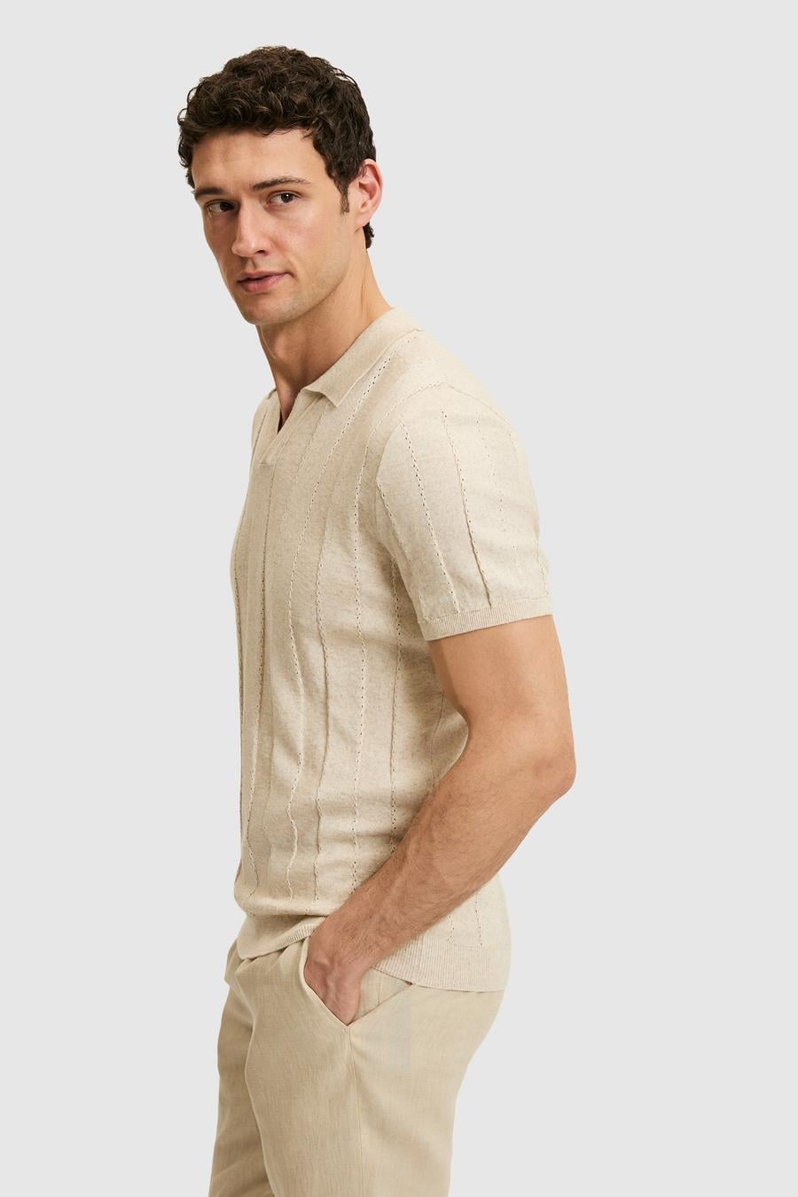 Bej Regular Fit Keten Karışımlı Apaş Yaka Triko T-shirt - 50320670010
