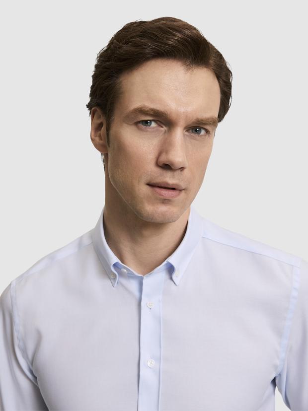Açık Mavi Slim Fit %100 Pamuk Yakası Düğmeli Oxford Gömlek
