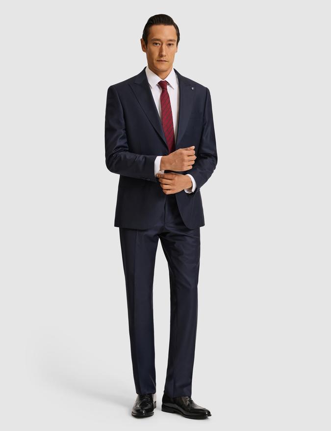 Lacivert Slim Fit Mikro Desen Kırlangıç Yaka Yün İpek Karışımlı Takım Elbise