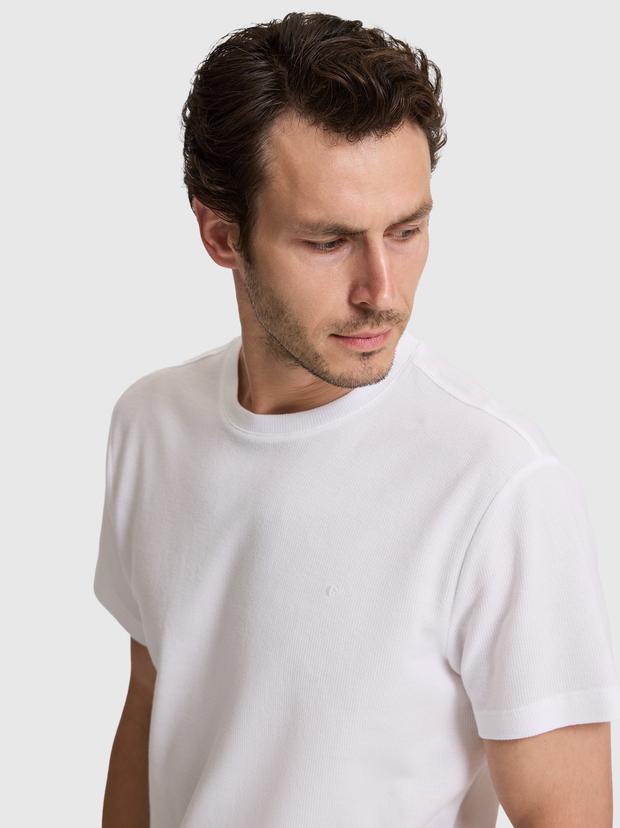 Beyaz Slim Fit Saf Pamuk İnce Fitilli Bisiklet Yaka T-shirt