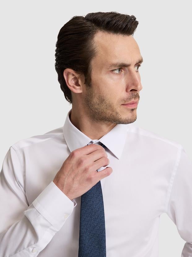Beyaz Slim Fit %100 Pamuk Klasik Yaka Basic Gömlek