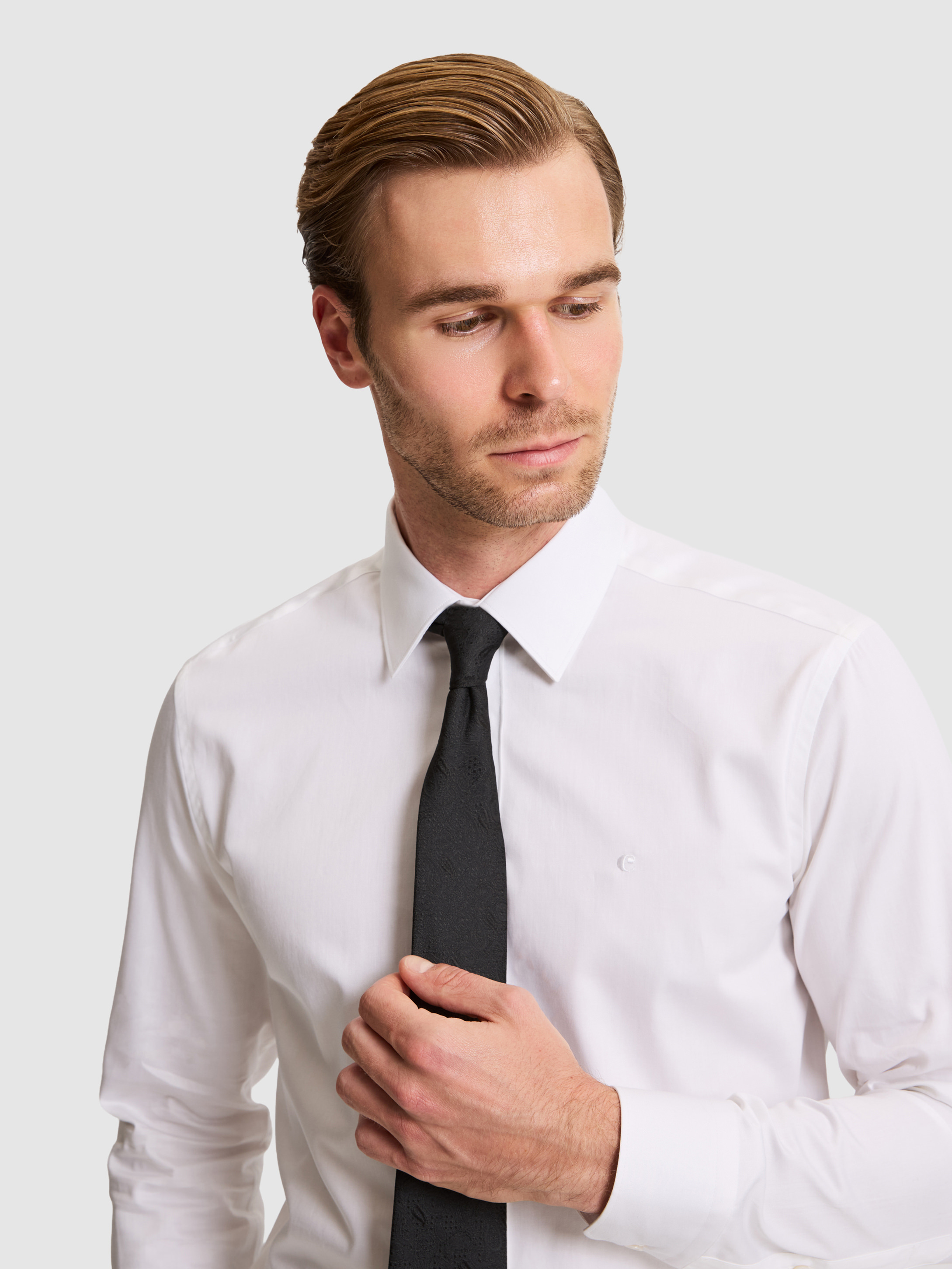 Beyaz Slim Fit Pamuklu Klasik Gömlek