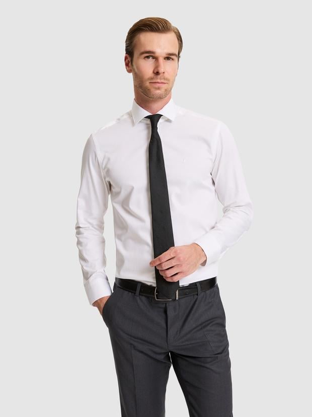 Beyaz Slim Fit Pamuklu Yarım İtalyan Yaka Basic Gömlek