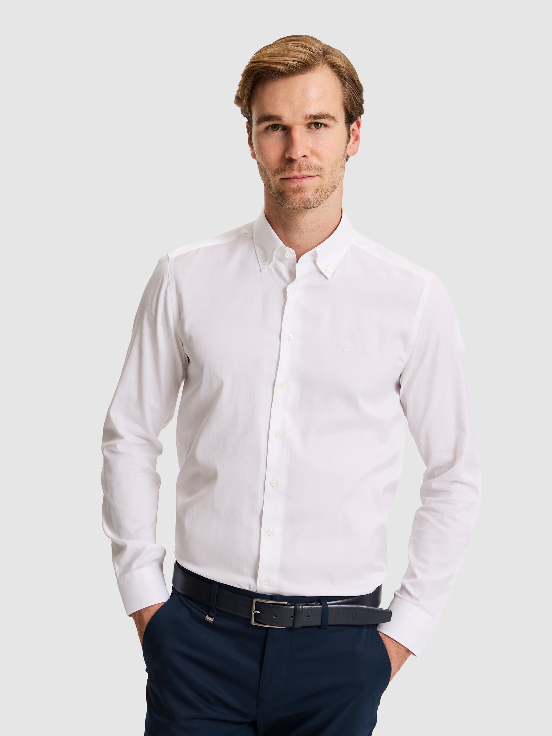 Beyaz Slim Fit Uzun Kollu Gömlek